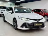 Toyota Camry 2.0Q 2023 - Xe Màu Trắng Ngọc Trai - Nội thất Kem