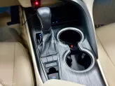 Toyota Camry 2.0Q 2023 - Xe Màu Trắng Ngọc Trai - Nội thất Kem