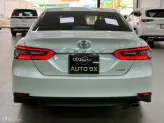 Toyota Camry 2.0Q 2023 - Xe Màu Trắng Ngọc Trai - Nội thất Kem
