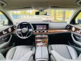 Mercedes-Benz E200 Exclusive V1 2022 - Trắng Đen
