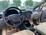 Kia Cerato 1.6 MT 2018 - Bán xe cũ chất lượng cao màu vàng nổi bật