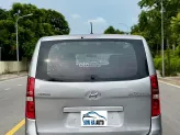 Hyundai Grand Starex 2.4 MT 2017 - Hyundai Grand Starex 2.4 MT 2017