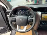 Toyota Fortuner 2.7 V 4X2 AT 2017 - SUV gầm cao chất lượng, keo chỉ máy số Zin