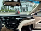 Toyota Camry 2.0G 2019 - Giá bán 750 tr, chủ đi giữ gìn