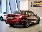 BMW 330i M Sport 2019 - Thiết kế thể thao, sang trọng với màu đỏ rượu vang