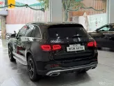 Mercedes-Benz GLC 300 4Matic 2021 - Xe còn mới chủ đi ít nên chất xe còn đẹp, bao check