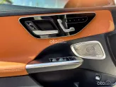 Mercedes-Benz C300 AMG 2023 - Nội thất da bò nâu sang trọng, bản full option cao cấp nhất