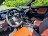 Mercedes-Benz C300 AMG 2023 - Nội thất da bò nâu sang trọng, bản full option cao cấp nhất