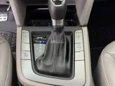 Hyundai Elantra 2.0 AT Cao cấp 2017 - Xe như mới