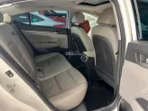 Hyundai Elantra 2.0 AT Cao cấp 2017 - Xe như mới