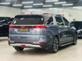 Kia Carnival 2.2D Luxury 2022 - Màu xanh nội thất kem sang trọng