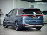 Kia Carnival 2.2D Luxury 2022 - Màu xanh nội thất kem sang trọng