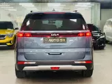 Kia Carnival 2.2D Luxury 2022 - Màu xanh nội thất kem sang trọng