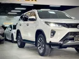 Toyota Fortuner 2.4 AT 4x2 Legender 2020 - Xe sản xuất 2020, model 2021 như mới