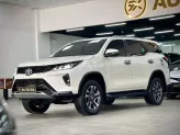 Toyota Fortuner 2.4 AT 4x2 Legender 2020 - Xe sản xuất 2020, model 2021 như mới