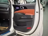 Kia Carnival 2.2D Premium 2022 - Màu Trắng – Nội thất Nâu