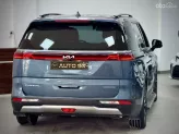 Kia Carnival 2.2D Signature 2022 - Xe màu Xanh - Nội thất Nâu
