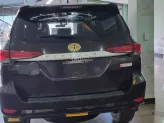 Toyota Fortuner 2.4 MT 4x2 2018 - Số sàn, máy dầu