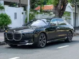 BMW 735i Pure Excellence 2023 - Phiên bản cao cấp với nội thất nâu sang trọng