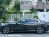 BMW 735i Pure Excellence 2023 - Phiên bản cao cấp với nội thất nâu sang trọng