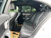 Mercedes-Benz C300 AMG 2021 - Mẫu xe thể thao đẳng cấp với nội thất đen