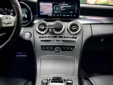 Mercedes-Benz C300 AMG 2021 - Mẫu xe thể thao đẳng cấp với nội thất đen