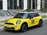 Mini Cooper S 3 cửa 2024 - Màu vàng nổi bật, nội thất xanh độc đáo