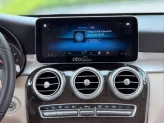 Mercedes-Benz GLC 200 4Matic 2021 - Xe màu trắng, nội thất kem sang trọng