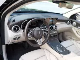 Mercedes-Benz GLC 300 4Matic 2021 - Model 2022, Xe màu đen nội thất kem
