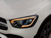 Mercedes-Benz GLC 300 4Matic 2020 - Xe màu trắng nội thất đen