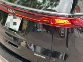 Kia Carnival 2.2D Signature 2022 - Xe màu đen nội thất nâu sang trọng