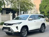 Toyota Fortuner 2.4 AT 4x2 Legender 2021 - SUV 7 chỗ phiên bản thể thao