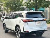 Toyota Fortuner 2.4 AT 4x2 Legender 2021 - SUV 7 chỗ phiên bản thể thao