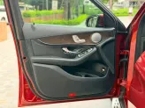 Mercedes-Benz GLC 200 4Matic 2019 - Xe màu đỏ, nội thất đen
