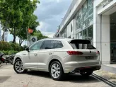 Volkswagen Touareg Luxury 2026 - Phiên bản Luxury màu be có phuộc hơi nâng hạ gầm cực êm, lái hay, sang trọng