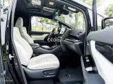 Lexus LM 300h 2020 - 4 chỗ màu đen nội thất kem