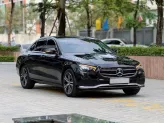 Mercedes-Benz E180 2022 - Xe màu đen, nội thất nâu