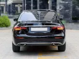 Mercedes-Benz E180 2022 - Xe màu đen, nội thất nâu