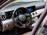 Mercedes-Benz E180 2022 - Xe màu đen, nội thất nâu