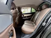 Mercedes-Benz E180 2022 - Xe màu đen, nội thất nâu