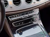 Mercedes-Benz E180 2022 - Xe màu đen, nội thất nâu