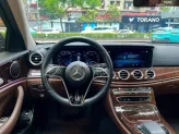 Mercedes-Benz E200 Exclusive 2022 - Xe đen nội thất nâu, bảo dưỡng hãng đầy đủ