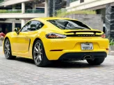 Porsche Cayman 2021 - Xe màu vàng nội thất đen