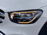 Mercedes-Benz GLC 200 4Matic 2021 - Xe trắng nội thất kem