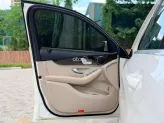 Mercedes-Benz GLC 200 4Matic 2021 - Xe trắng nội thất kem