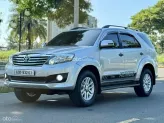Toyota Fortuner 2.7 V 4X4 AT 2013 - Bền bỉ, mạnh mẽ, giá hợp lí