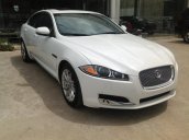 Bán Jaguar XF đời 2014, màu trắng, nhập khẩu