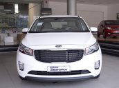 Bán xe Kia Sedona đời 2017, màu trắng Nha Trang
