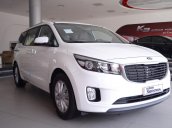 Bán xe Kia Sedona đời 2017, màu trắng Nha Trang