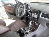 Xe Volkswagen Touareg 2015 2015